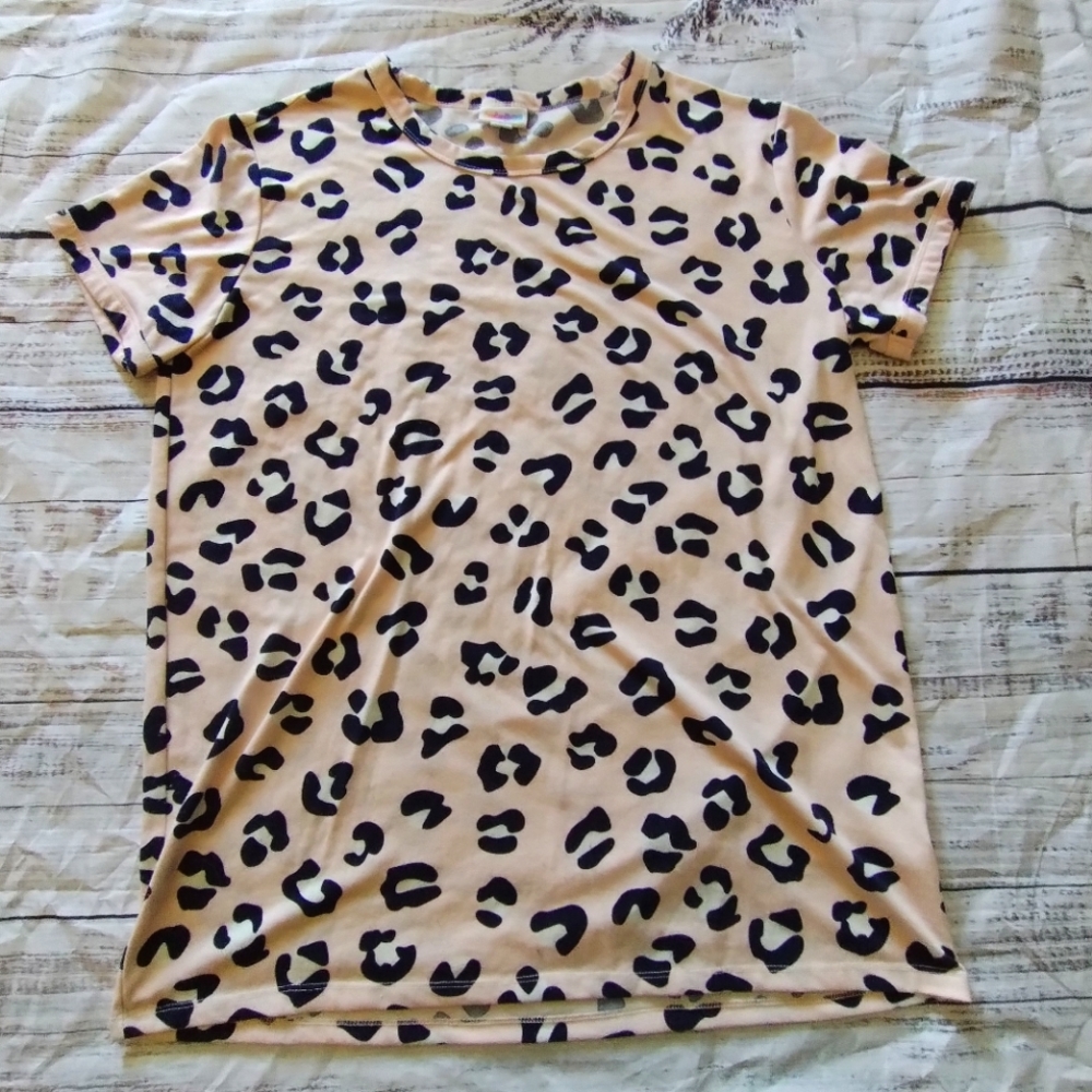 LuLaRoe T-shirt